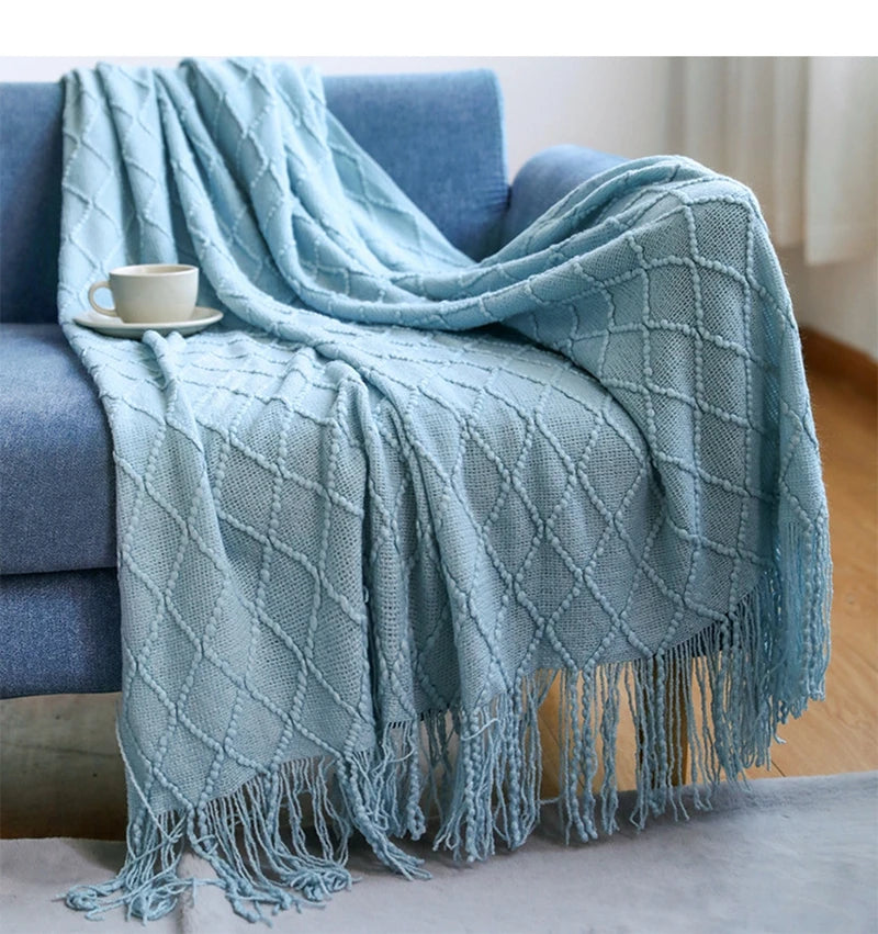 Chunky Knitted Tassel Blanket