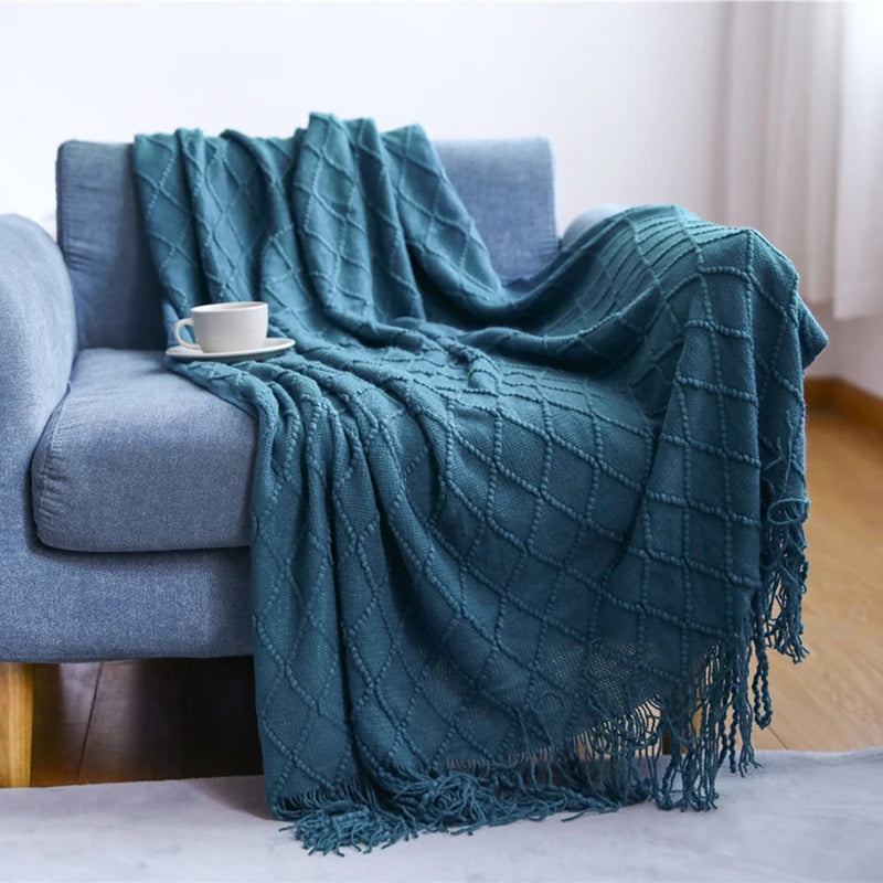 Chunky Knitted Tassel Blanket